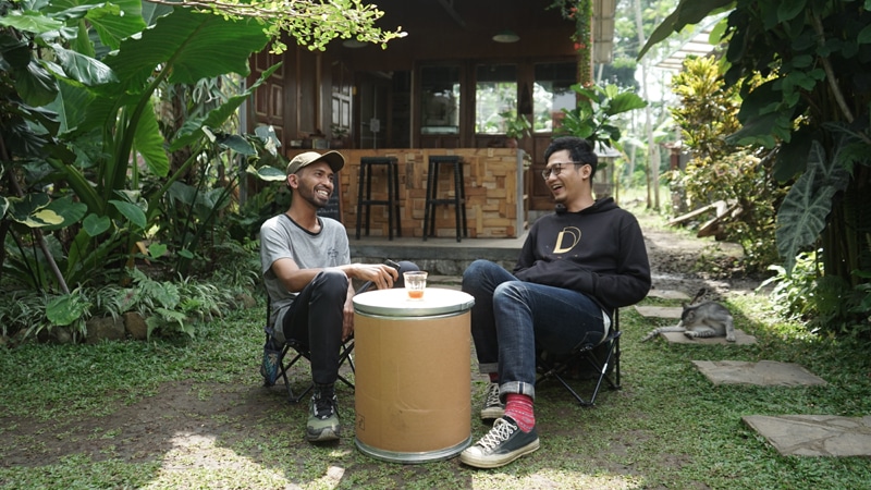 Feri Oky T (Tepikota Coffee) & Sani (LUDEN)