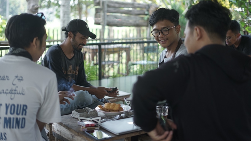 Nongkrong di Tepikota Coffee Salatiga